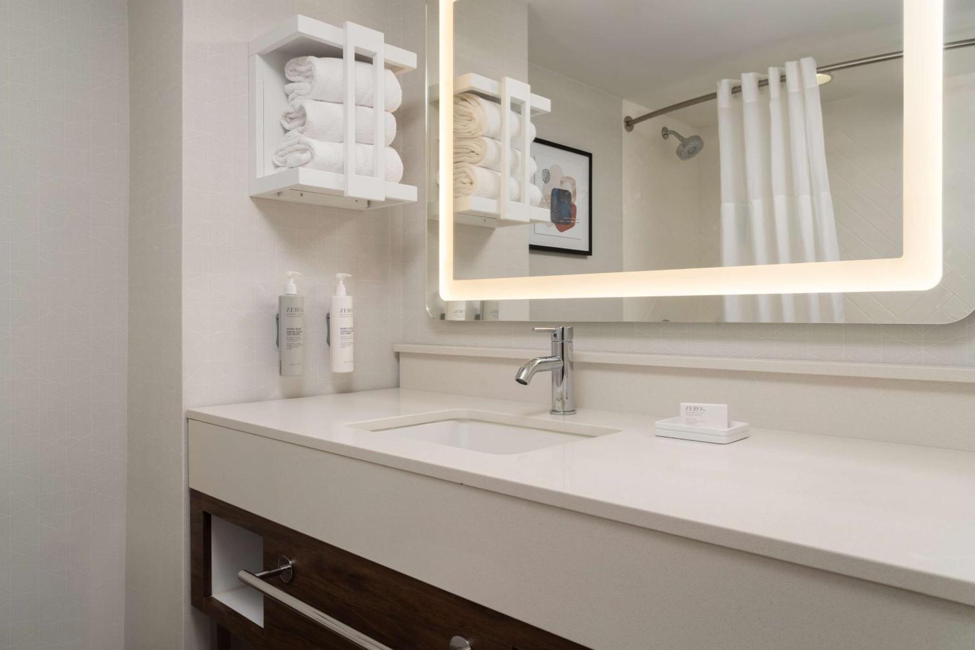 Hampton Inn & Suites Мідлтаун Екстер'єр фото